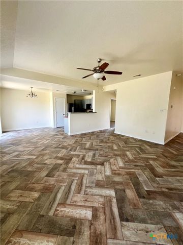515 E Walker Avenue, Temple, TX 76501