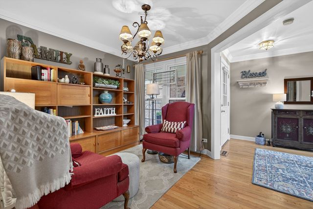 811 King Henry Lane, St. Charles, IL 60174