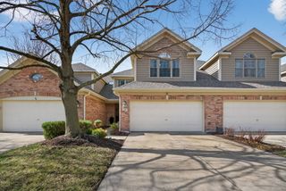 811 King Henry Lane, St. Charles, IL 60174