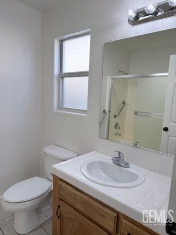 328 Deep Creek Drive, Bakersfield, CA 93308