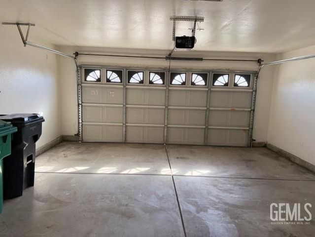 328 Deep Creek Drive, Bakersfield, CA 93308