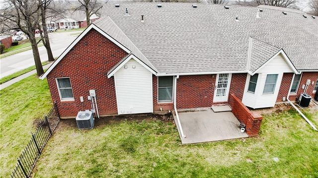 3902 Eastgate Drive, St Joseph, MO 64506