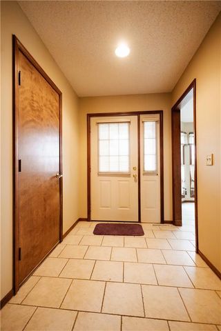 3902 Eastgate Drive, St Joseph, MO 64506