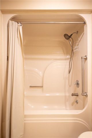 3902 Eastgate Drive, St Joseph, MO 64506