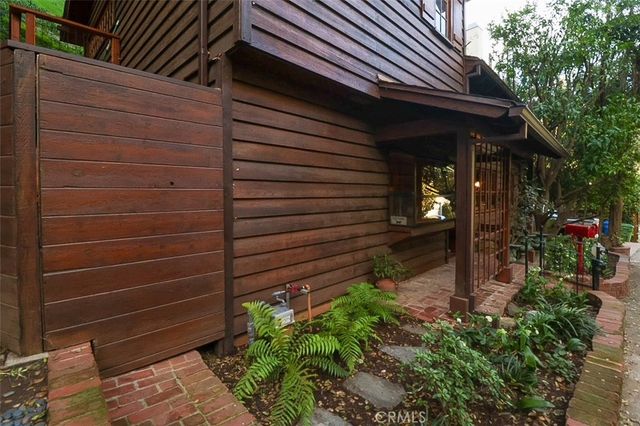 9860 Yoakum Drive, Beverly Hills, CA 90210