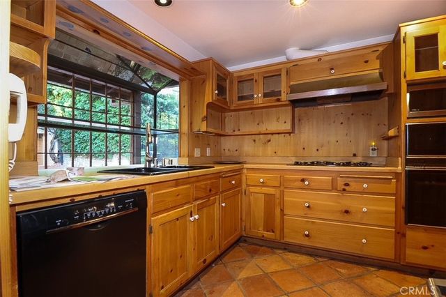 9860 Yoakum Drive, Beverly Hills, CA 90210