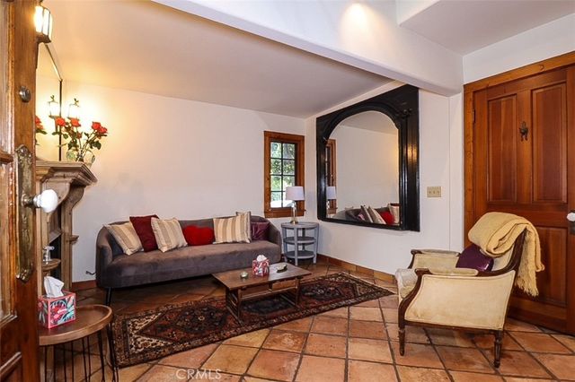 9860 Yoakum Drive, Beverly Hills, CA 90210