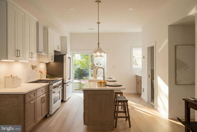 1827 VERMONT AVE NW, Washington, DC 20001