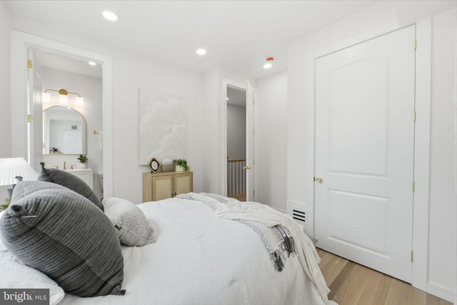 1827 VERMONT AVE NW, Washington, DC 20001