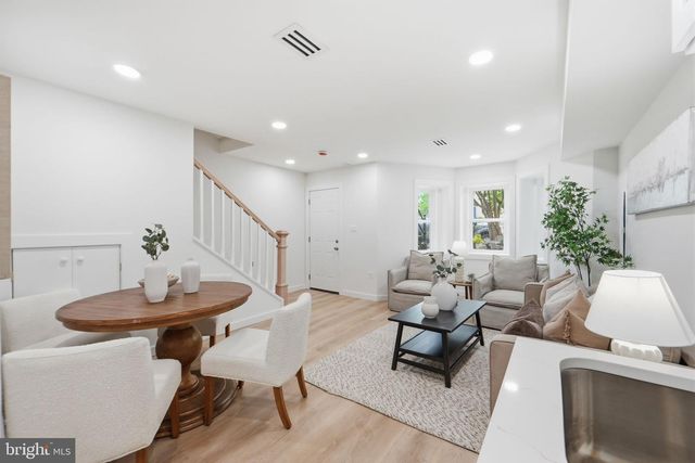 1827 VERMONT AVE NW, Washington, DC 20001