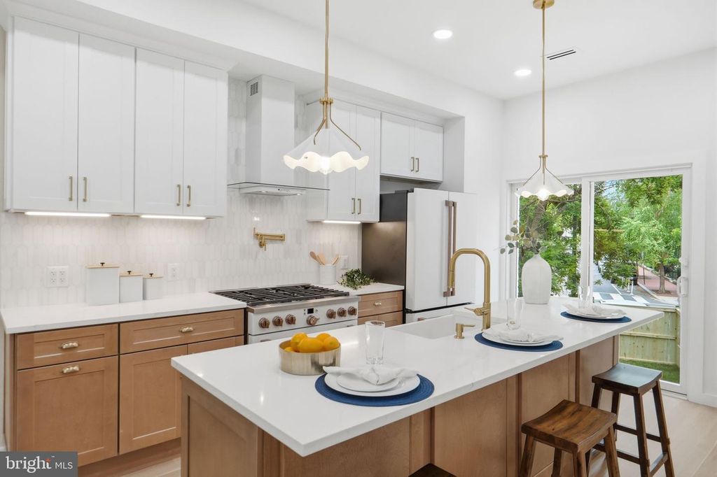 1827 VERMONT AVE NW, Washington, DC 20001