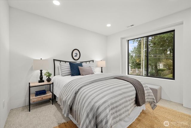 10733 17th Avenue NE, Seattle, WA 98125