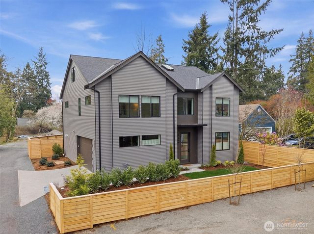 10733 17th Avenue NE, Seattle, WA 98125