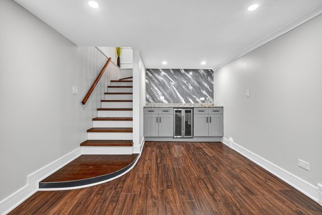 7642 S Merrill Avenue, Chicago, IL 60649