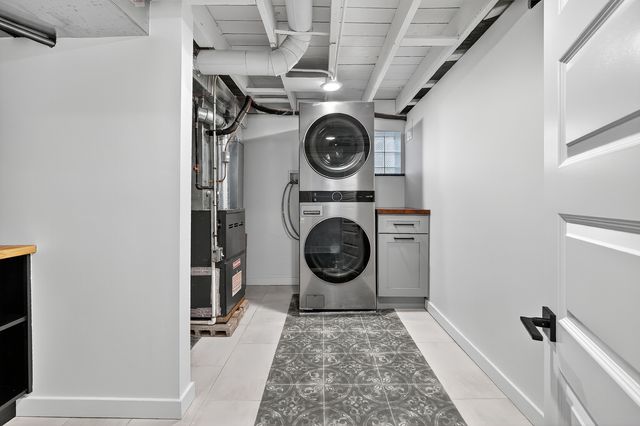 7642 S Merrill Avenue, Chicago, IL 60649