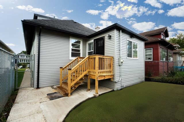 7642 S Merrill Avenue, Chicago, IL 60649