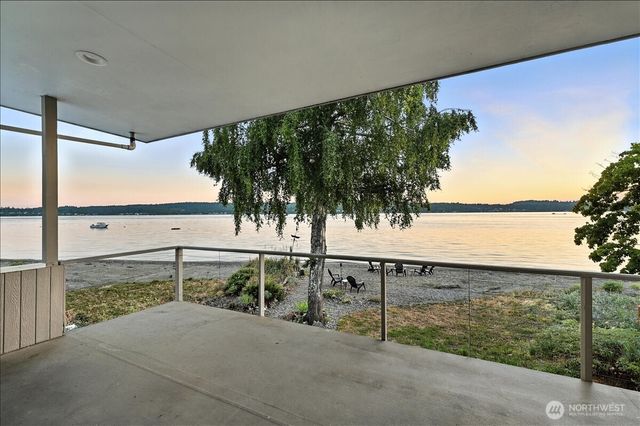 78 Point Fosdick Drive NW, Gig Harbor, WA 98335