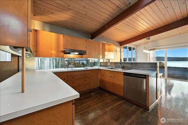 78 Point Fosdick Drive NW, Gig Harbor, WA 98335