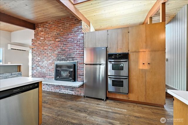 78 Point Fosdick Drive NW, Gig Harbor, WA 98335