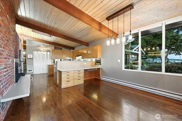 78 Point Fosdick Drive NW, Gig Harbor, WA 98335