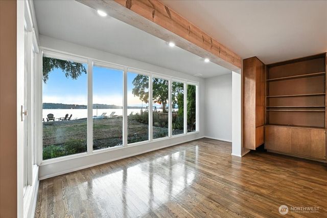 78 Point Fosdick Drive NW, Gig Harbor, WA 98335