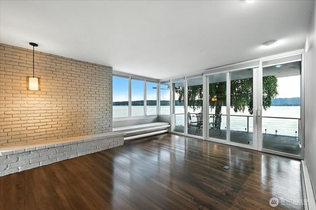78 Point Fosdick Drive NW, Gig Harbor, WA 98335