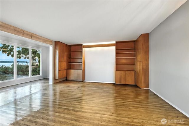 78 Point Fosdick Drive NW, Gig Harbor, WA 98335