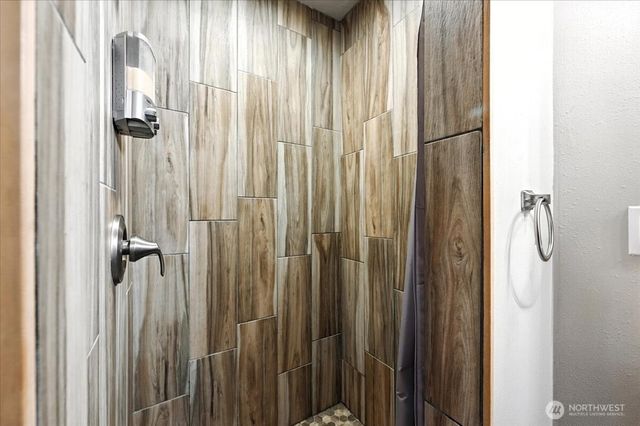 78 Point Fosdick Drive NW, Gig Harbor, WA 98335