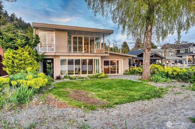 78 Point Fosdick Drive NW, Gig Harbor, WA 98335