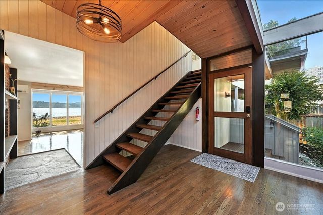 78 Point Fosdick Drive NW, Gig Harbor, WA 98335