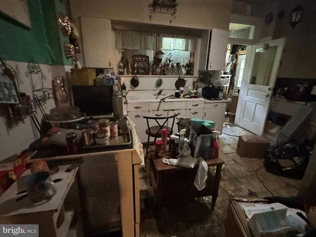 1006 COLEBROOK RD, Lebanon, PA 17042