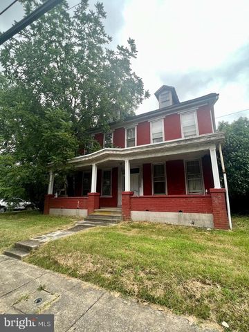 1006 COLEBROOK RD, Lebanon, PA 17042