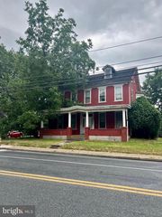 1006 COLEBROOK RD, Lebanon, PA 17042