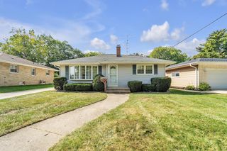 6602 Pershing BOULEVARD, Kenosha, WI 53142