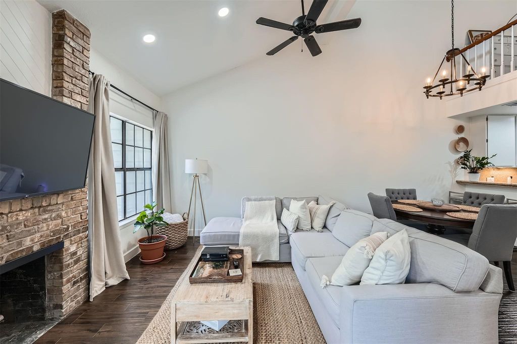 1748 Ohlen RD 10, Austin, TX 78757