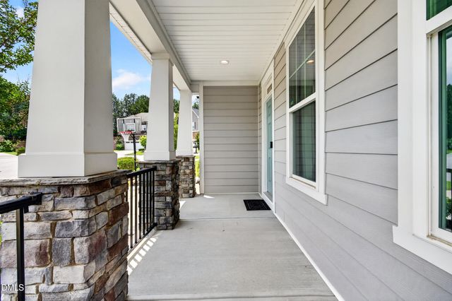 212 Birdsgrove Court, Cary, NC 27519