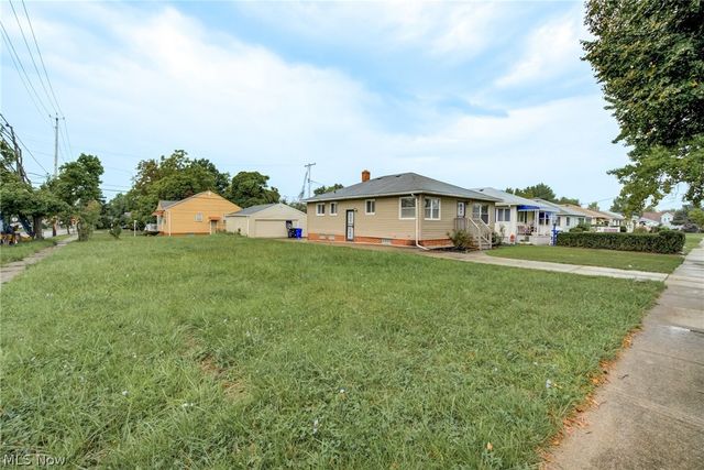 16110 Seville Road, Cleveland, OH 44128