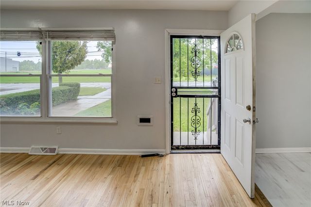 16110 Seville Road, Cleveland, OH 44128