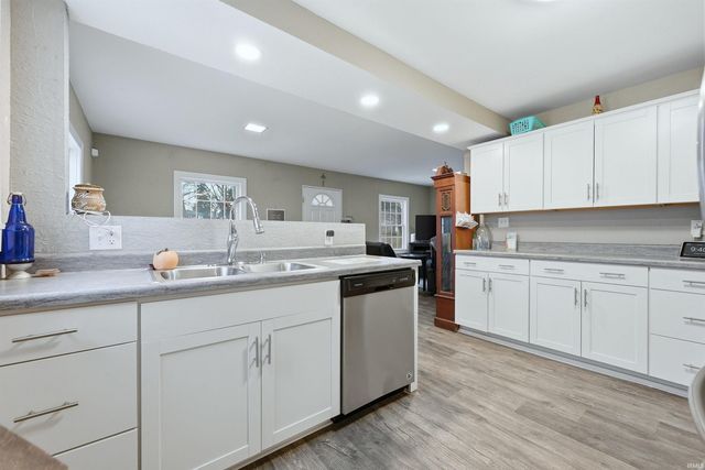 4628 W Lafayette Esplanade Boulevard, Fort Wayne, IN 46806