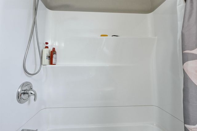 4628 W Lafayette Esplanade Boulevard, Fort Wayne, IN 46806