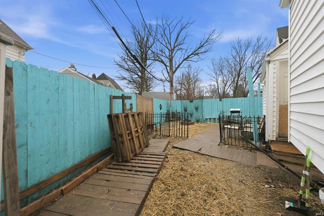 4628 W Lafayette Esplanade Boulevard, Fort Wayne, IN 46806