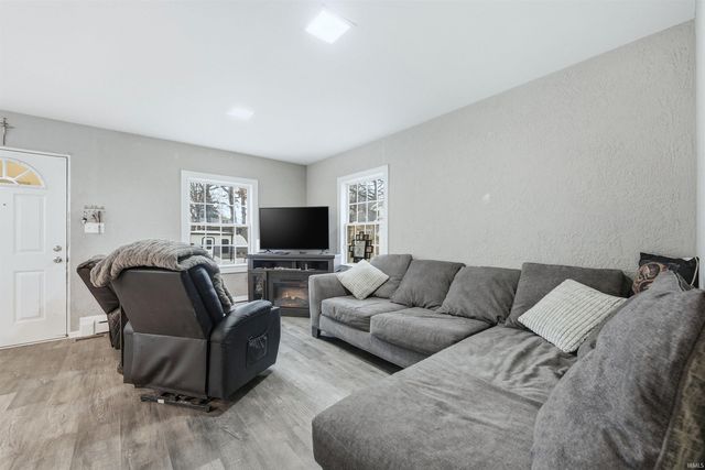 4628 W Lafayette Esplanade Boulevard, Fort Wayne, IN 46806