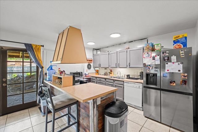 11623 Lochlynn Circle, Dallas, TX 75228
