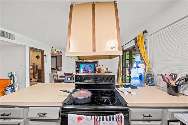 11623 Lochlynn Circle, Dallas, TX 75228