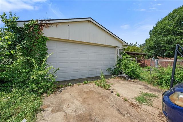 11623 Lochlynn Circle, Dallas, TX 75228