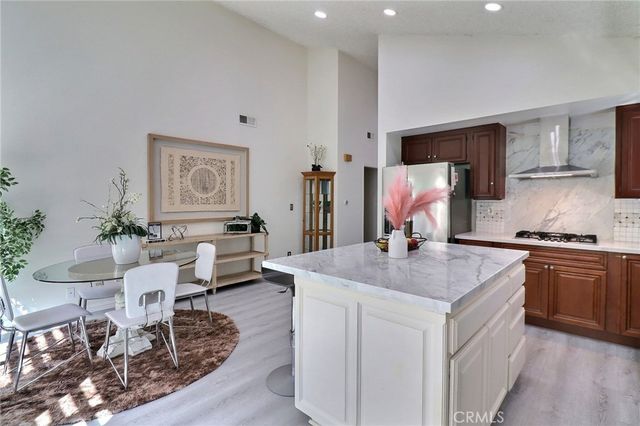 14605 Seron, Irvine, CA 92606