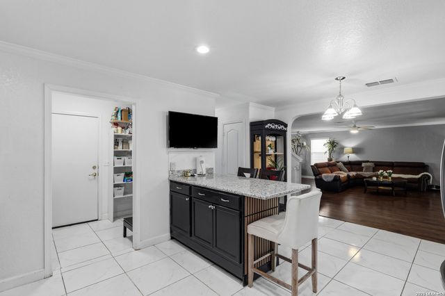 7338 Magnolia, San Antonio, TX 78218