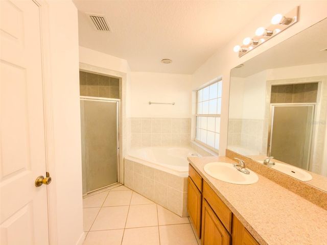 4 WESTON ROAD, Leesburg, FL 34748