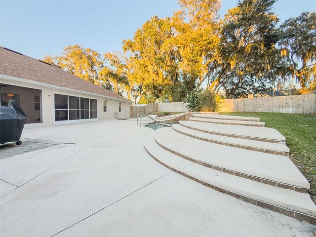 4 WESTON ROAD, Leesburg, FL 34748