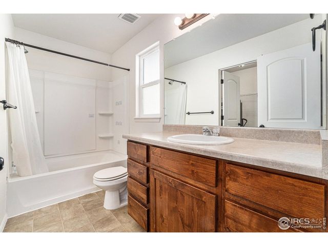 586 Cherryridge Dr, Windsor, CO 80550